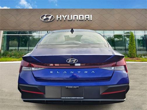 2025 Hyundai ELANTRA SEL