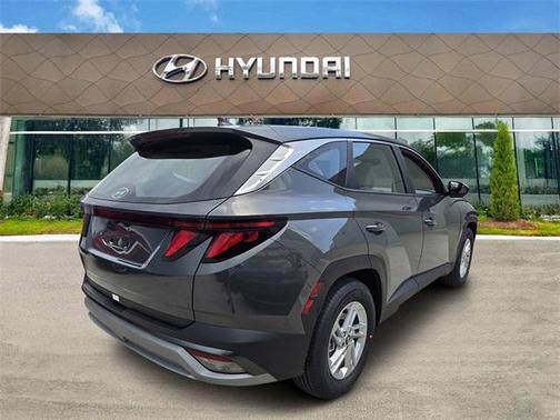2026 Hyundai TUCSON SE