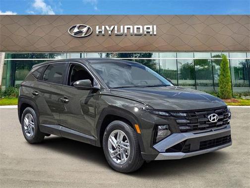 2026 Hyundai TUCSON SE