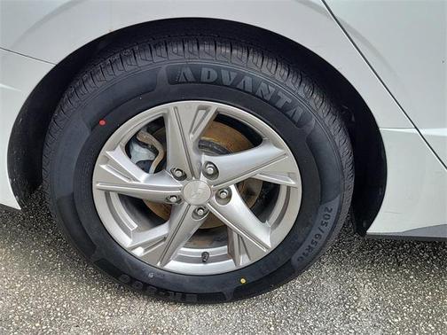 2023 Hyundai SONATA SE