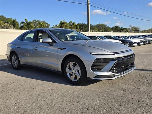 2025 Hyundai SONATA SE