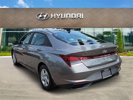 2023 Hyundai ELANTRA SE
