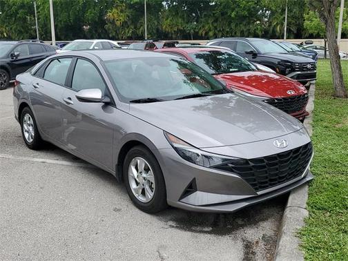 2023 Hyundai ELANTRA SE