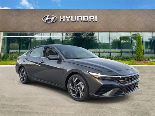 2025 Hyundai ELANTRA SEL