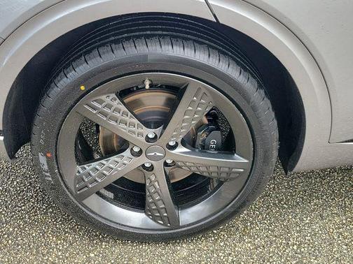Savile Silver 2023 Genesis GV70 2.5T AWD