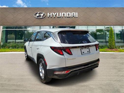 2023 Hyundai TUCSON SE