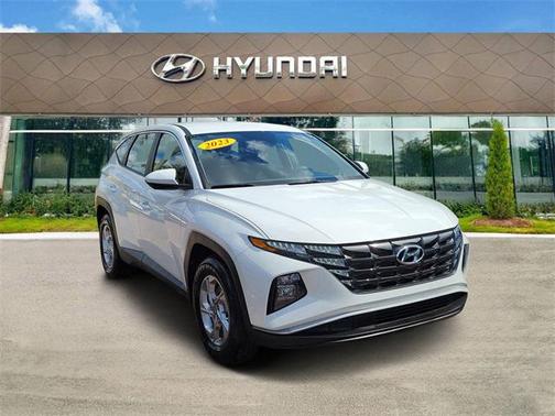 2023 Hyundai TUCSON SE