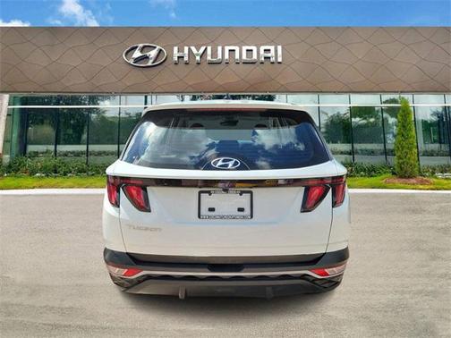 2023 Hyundai TUCSON SE
