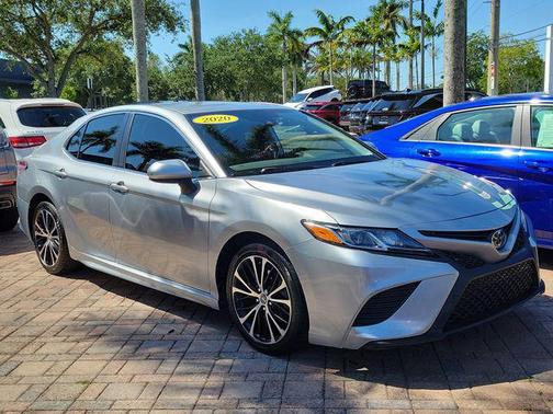 Celestial Silver Metallic 2020 Toyota Camry SE