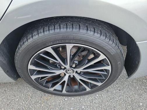 Celestial Silver Metallic 2020 Toyota Camry SE