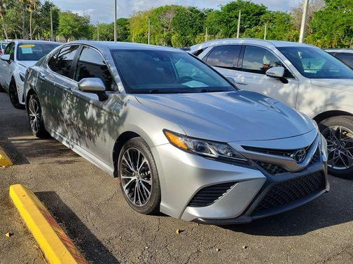 Celestial Silver Metallic 2020 Toyota Camry SE