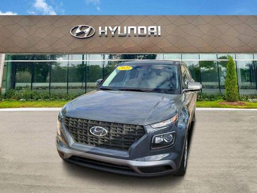 2023 Hyundai VENUE SE