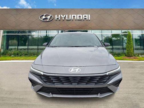 2025 Hyundai ELANTRA SEL