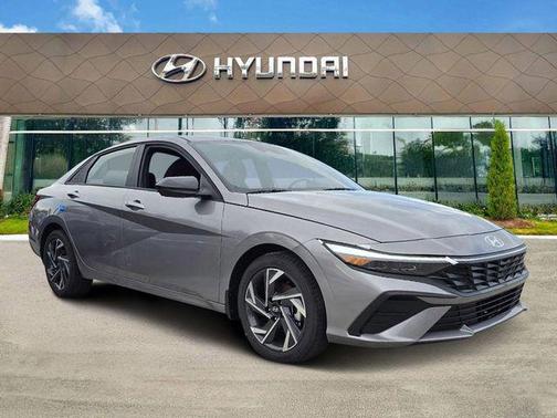 2025 Hyundai ELANTRA SEL