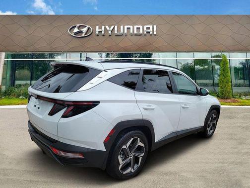 White Pearl 2024 Hyundai TUCSON SEL