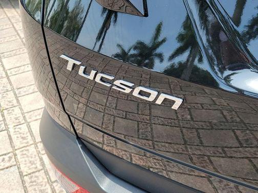 Phantom Black 2023 Hyundai TUCSON SEL