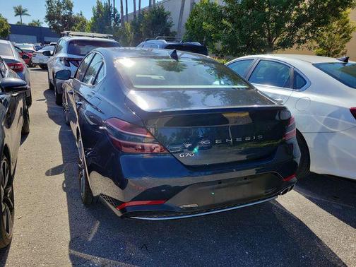 2023 Genesis G70 2.0T RWD