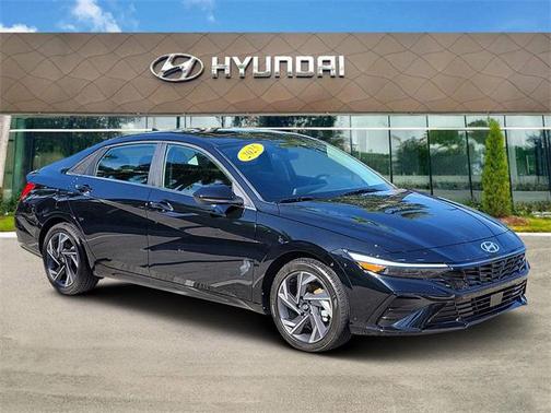 2025 Hyundai ELANTRA SEL