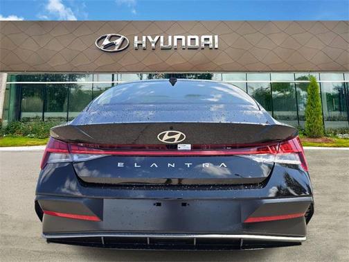 2025 Hyundai ELANTRA SEL