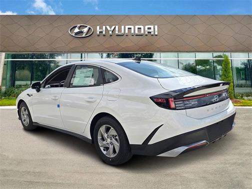 2025 Hyundai SONATA SE