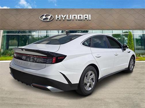 2025 Hyundai SONATA SE