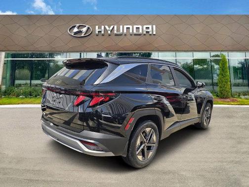 Phantom Black 2026 Hyundai TUCSON SEL Premium