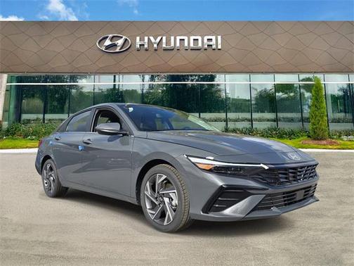 2025 Hyundai ELANTRA SEL