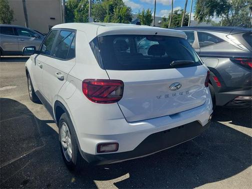 2022 Hyundai VENUE SE
