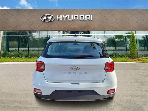 2022 Hyundai VENUE SE