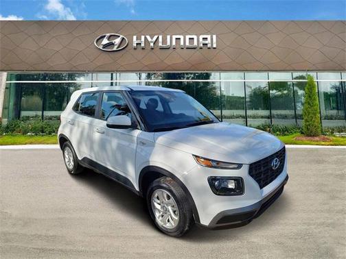 2022 Hyundai VENUE SE