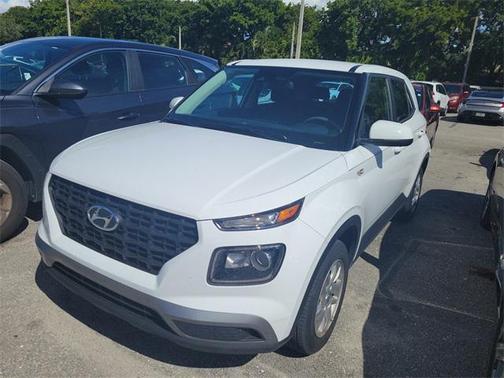 2022 Hyundai VENUE SE