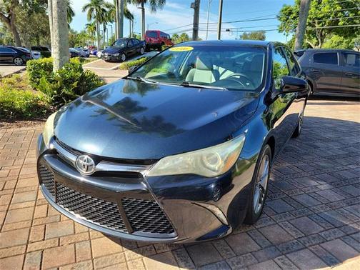 2016 Toyota Camry SE