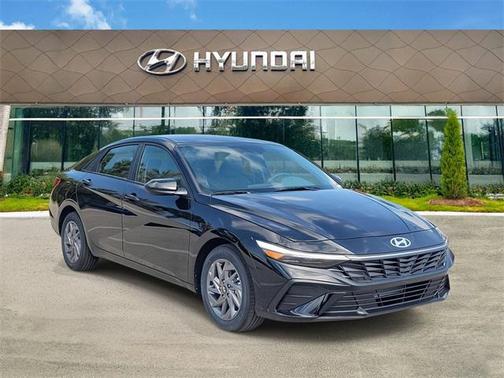 2025 Hyundai ELANTRA Sport
