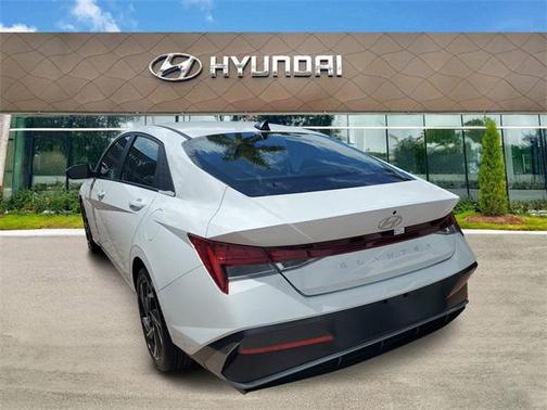 2025 Hyundai ELANTRA SEL