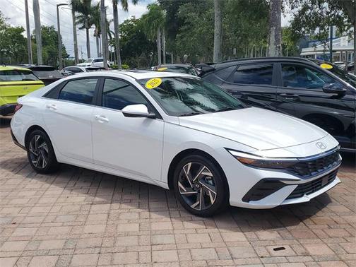 2025 Hyundai ELANTRA SEL
