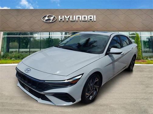 2025 Hyundai ELANTRA SEL