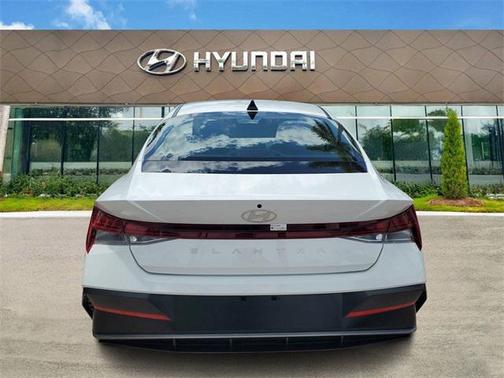 2025 Hyundai ELANTRA SEL