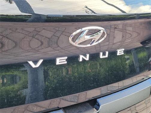2023 Hyundai VENUE SE