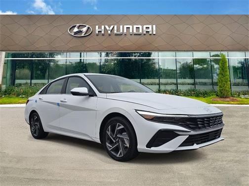 2025 Hyundai ELANTRA SEL