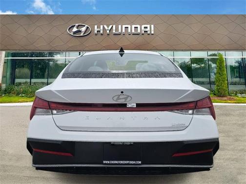 2025 Hyundai ELANTRA SEL