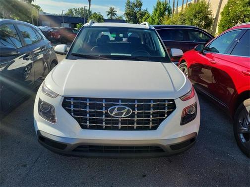 2022 Hyundai VENUE SEL