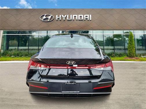 2025 Hyundai ELANTRA SEL