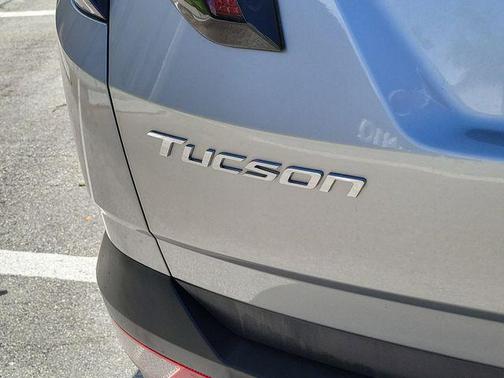 Shimmering Silver 2023 Hyundai TUCSON SEL