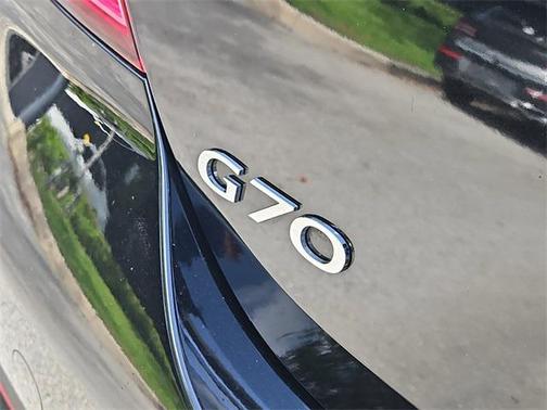 2023 Genesis G70 2.0T RWD