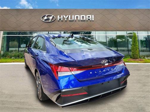 2025 Hyundai ELANTRA SEL
