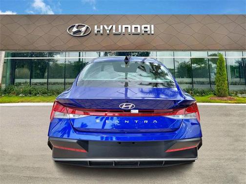 2025 Hyundai ELANTRA SEL