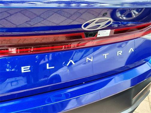 2025 Hyundai ELANTRA SEL