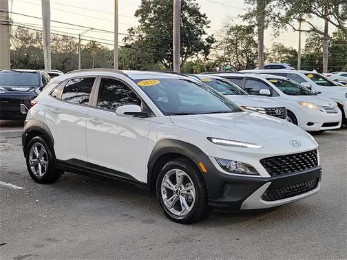 2023 Hyundai KONA SEL