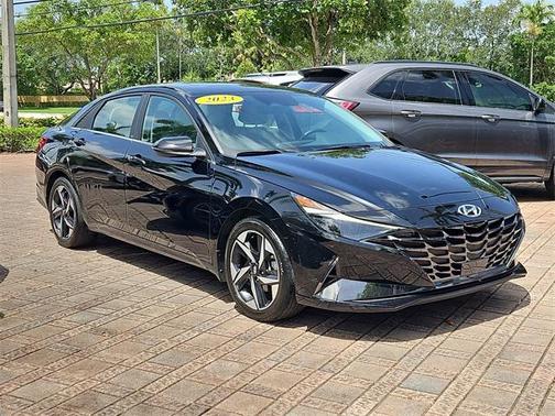 2023 Hyundai ELANTRA Limited