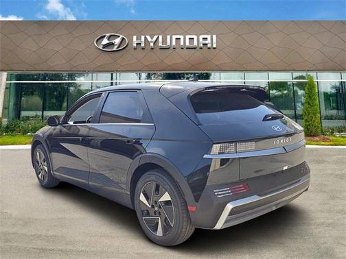2026 Hyundai IONIQ 5 SE